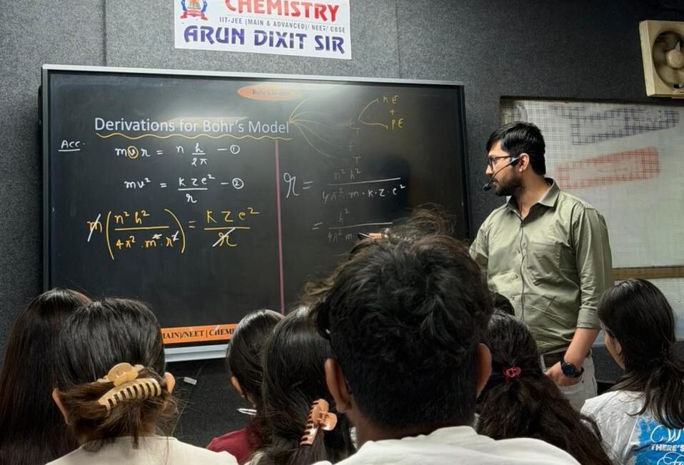 Best Chemistry Online Classes for IIT-JEE